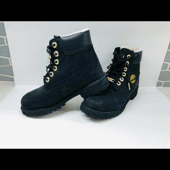 Black waterproof special edition hiking boot - Picture 2 of 8